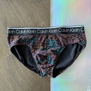 Calvin Klein Mens All Over Print Briefs size Medium